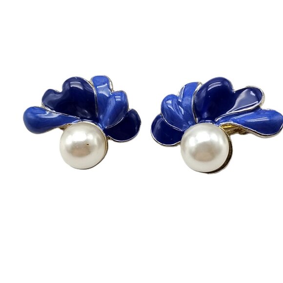 Vintage Blue Enamel Flower Clip-on Earrings with Pearl Centers Statement Jewelry - Picture 6 of 7